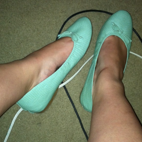 Adorable deep seafoam dress flats! - Picture 4 of 4