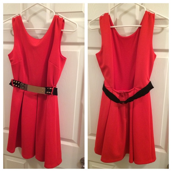 Sassy Red skater dress with belt! Open back!