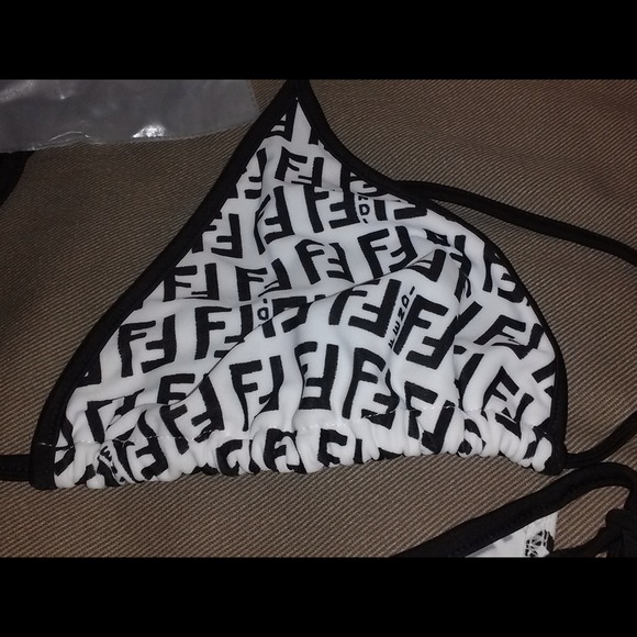 **SOLD**Fendi Logo string bikini new M 💯authentic - Picture 3 of 4