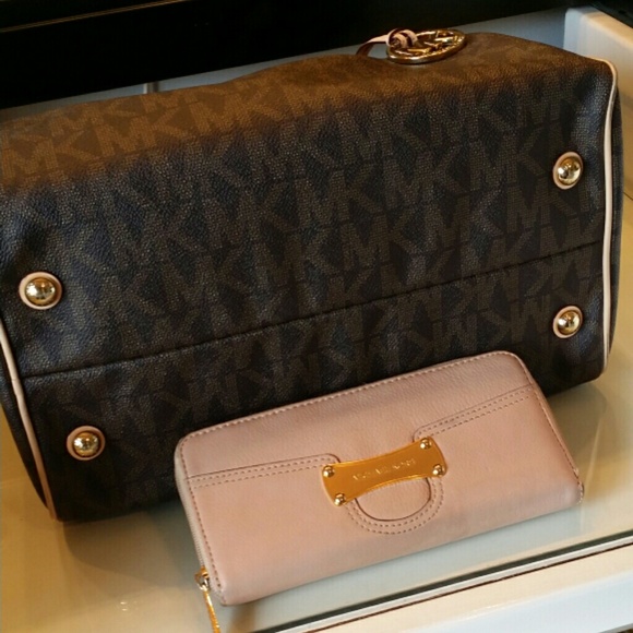 Micheal Kors MK bag/wallet