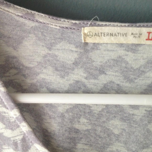 🔴SOLD🔴 Alternative apparel top - Picture 3 of 4