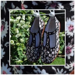 Daisy Mary Janes
