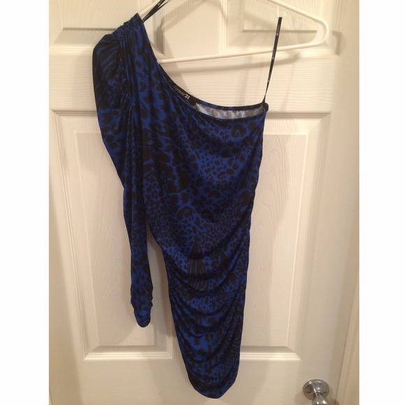One sleeved bodycon dress - blue leopard print!