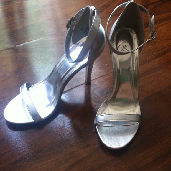 ❌Traded. Heels