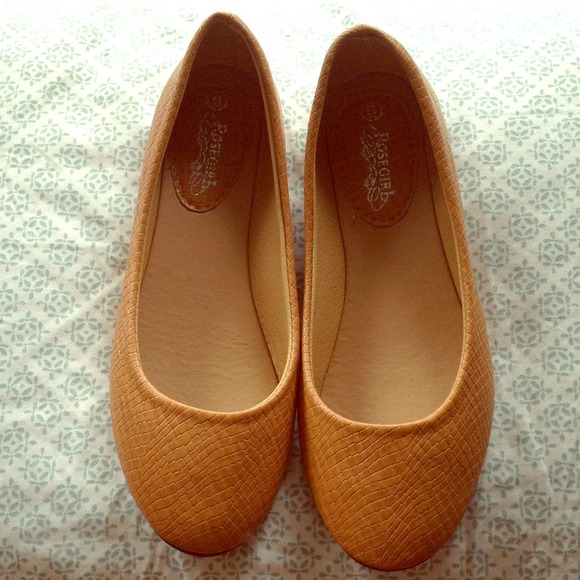 Tan Textured Flats