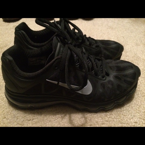 Black Nike Air Max