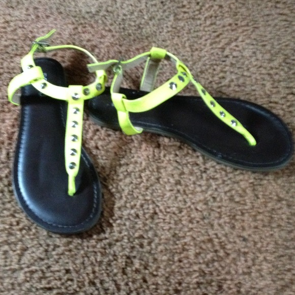 Studded gladiator shoes bright greenish/ yellow