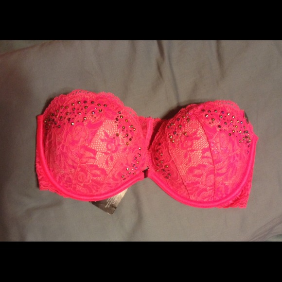 Victoria Secret Bra 32D strapless