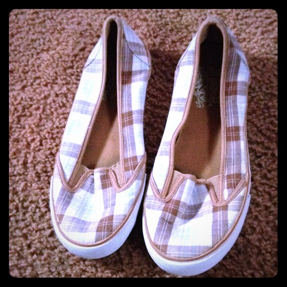 Plaid brown slip on shoes
