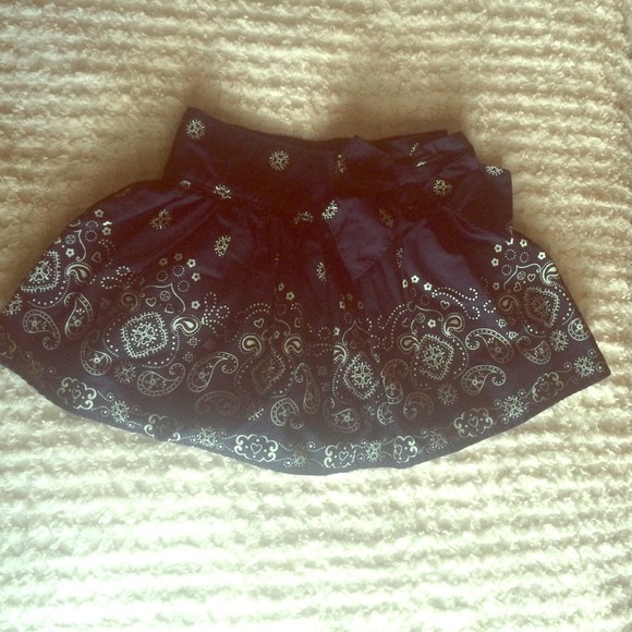 **GIFTED** not available. Navy blue toddler skirt