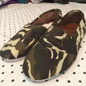 New camo shoes