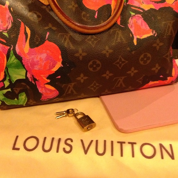 Auth LV locks & keys, AM base shaper & dust bag 🌹