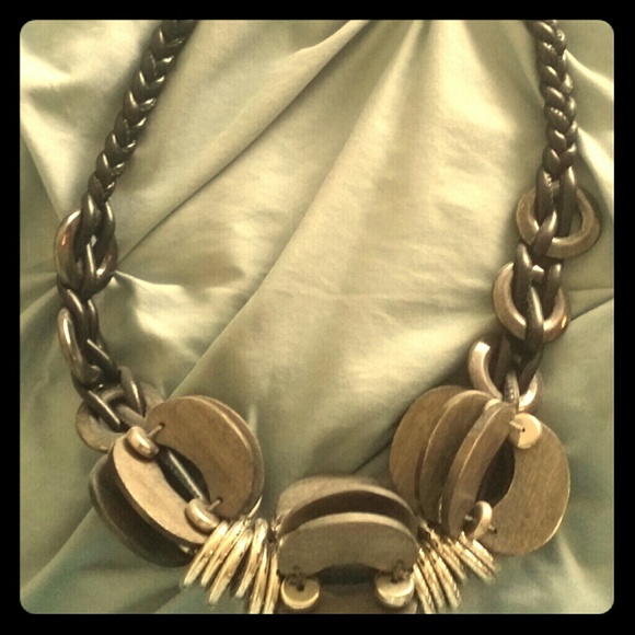 Statement necklace