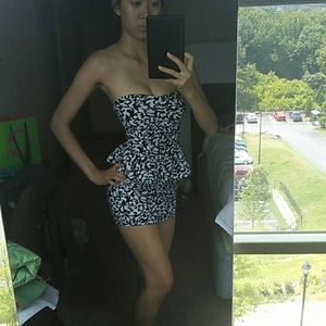 Black/white pattern peplum off shoulder dress