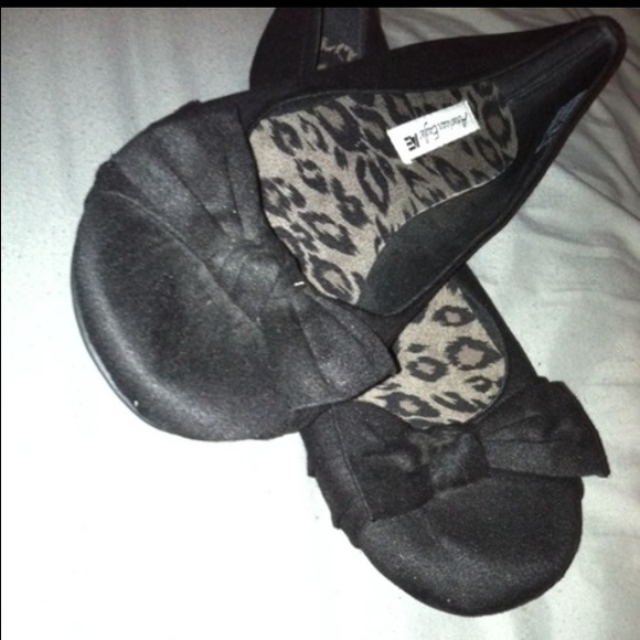 NWOT Black dress flats! - Picture 4 of 4