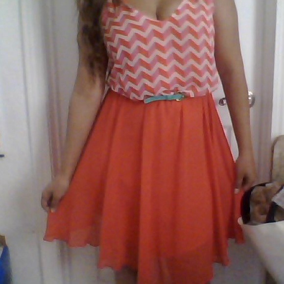 Chevron Coral&Pink 💗 - Picture 3 of 4