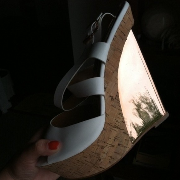 NWOT Unique sky-high foil wedges! - Picture 3 of 4