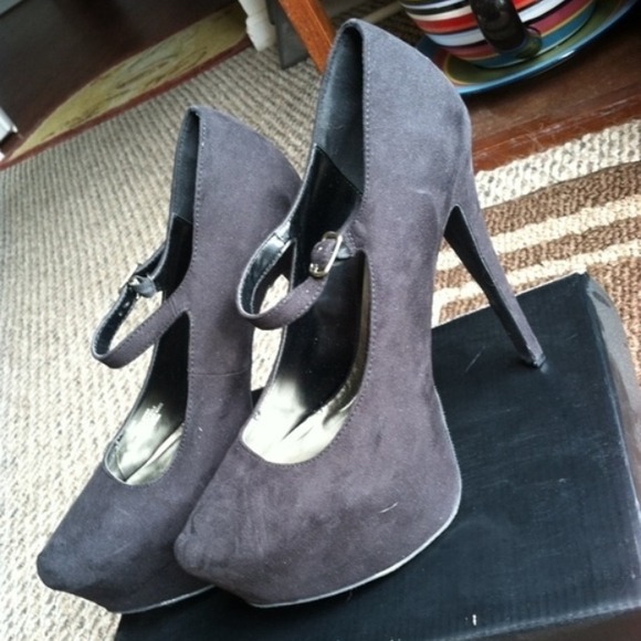 NWOT Stiletto head turners!! - Picture 3 of 4