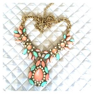 A forever 21 statement necklace