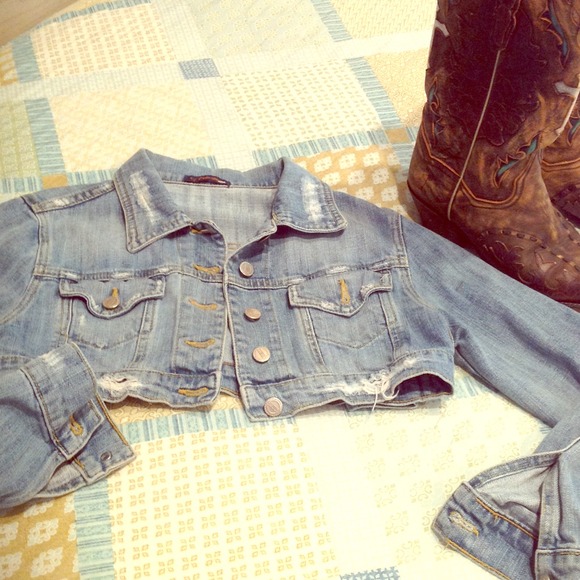 SOLD Cropped denim jacket