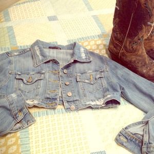 SOLD Cropped denim jacket