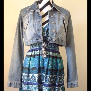 Long Sleeve Cropped Denim Jacket