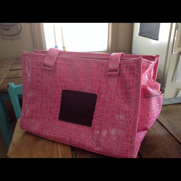 Crocodile animal carrier/tote