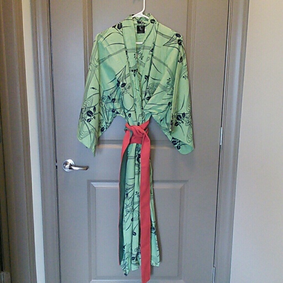 Yukata/kimono summer robe in grass green NWOT