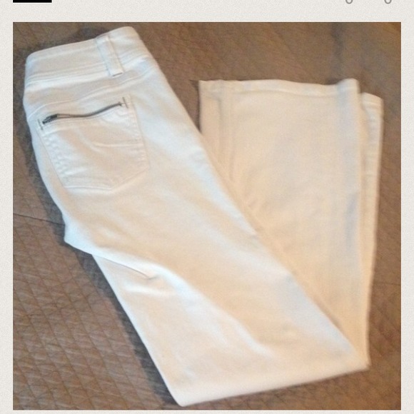 Bundle!! Three pair of size 2 cabi jeans!! 🎉