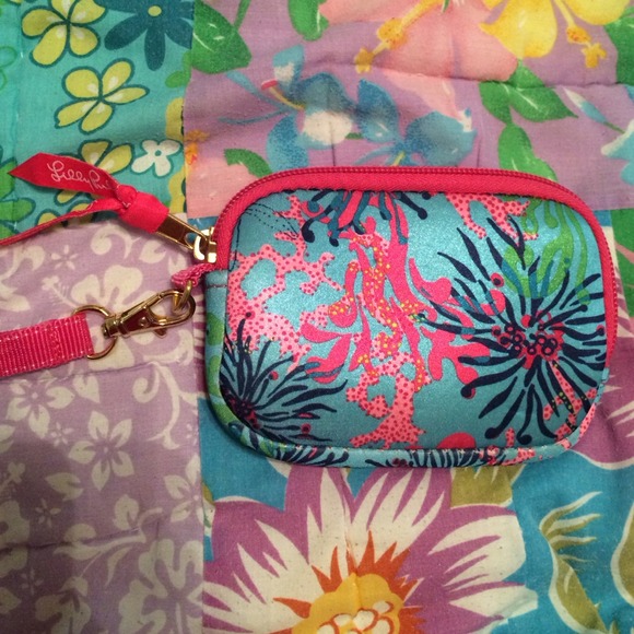 Lilly phone carrying case!
