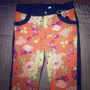 Jegging floral pants!