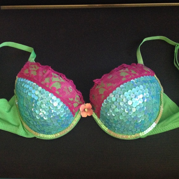 ⛔️sold⛔️ Fun Rave or festival bra