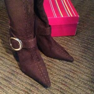 New BCBG Brown Boots