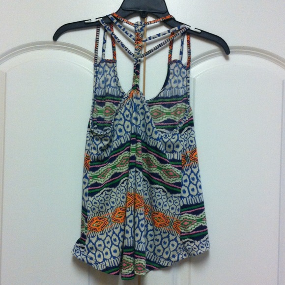 Aztec Print high-low top. Backless. - Picture 3 of 4