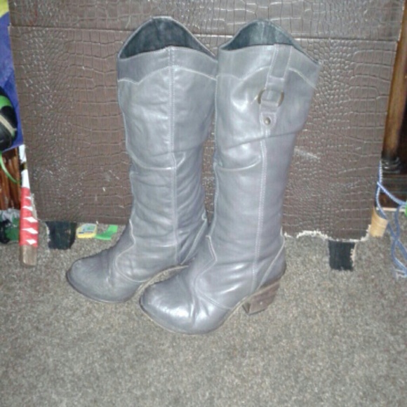 Steve Madden cowboy boots gray size 7.7