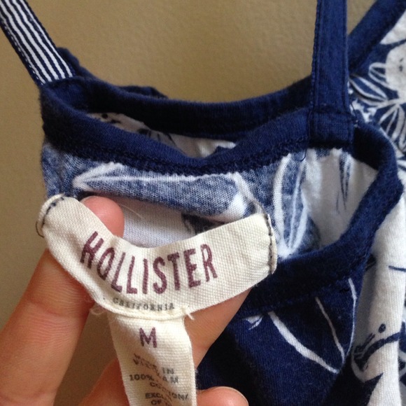 Hollister blue and white flower tank - Picture 4 of 4