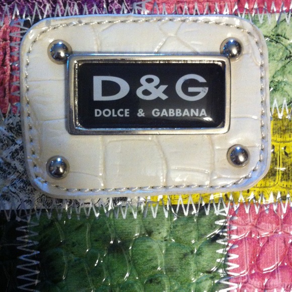 D&G handbag (size compared to 17" laptop) - Picture 2 of 4
