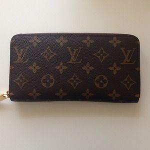 Louis Viitton Zippy wallet
