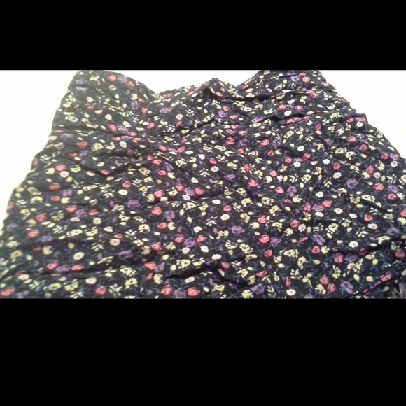 Floral shorts - Picture 2 of 2