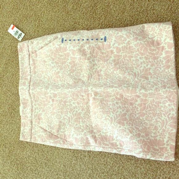 Pink Old Navy brocade pencil skirt