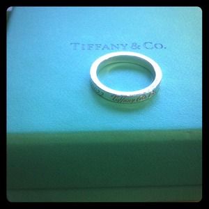 5hr SALE! Authentic Tiffany & Co. Notes Ring Sz6