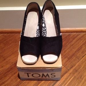 Toms wedge black canvas shoes
