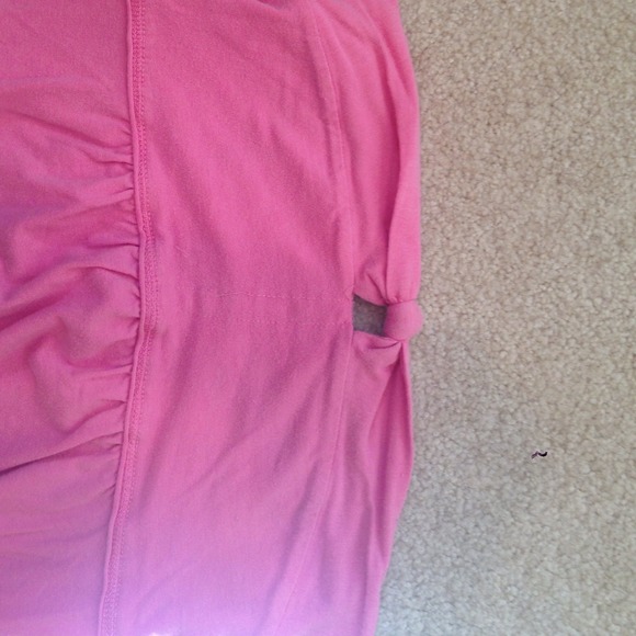 Bright pink strapless top - Picture 2 of 3