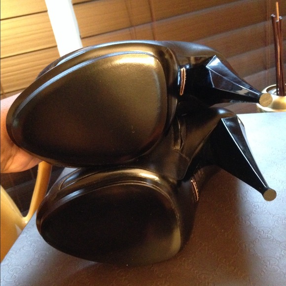 💯 Authentic Gucci Olimpia Bootie - Picture 4 of 4