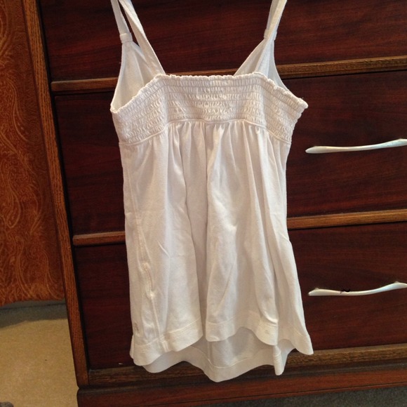 White tank - Picture 3 of 3