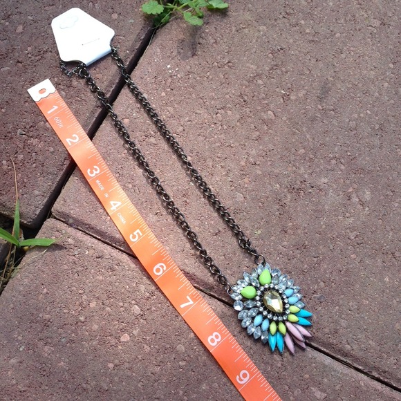 Gorgeous Necklace✨HP 8/17✨❌SOLD❌ - Picture 4 of 4