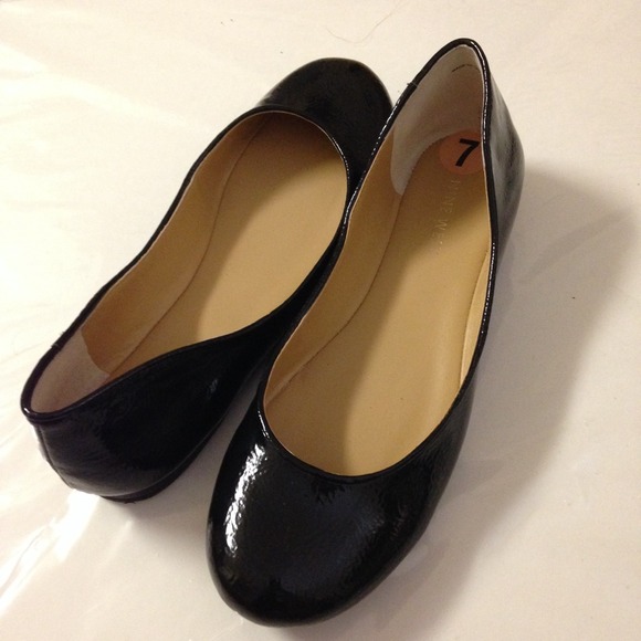 ❌Sold❌Black flats - Picture 2 of 3