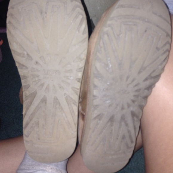 Chestnut uggs - Picture 2 of 4