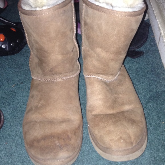 Chestnut uggs - Picture 3 of 4