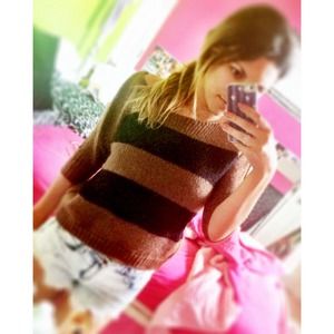 ***Forever 21 Crop Top Sweater***